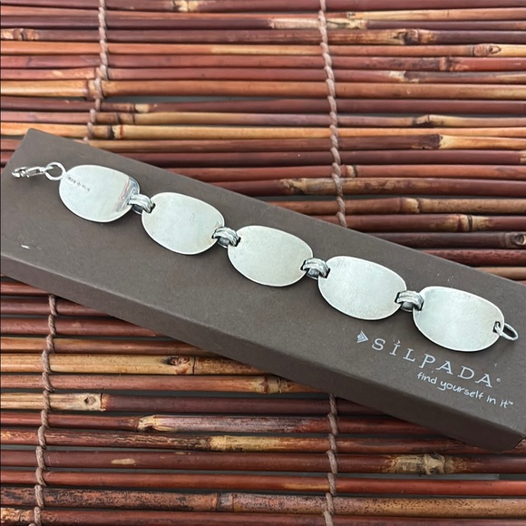 Silpada Sterling Silver Intricate Disc Bracelet Retired - Picture 2 of 5